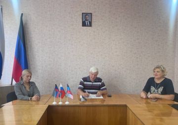 Сегодня, 12 сентября, в Центрально-Городском внутригородском районе городского округа Макеевка состоялось плановое собрание секретарей первичных отделений Общественного Движения «Донецкая Республика»