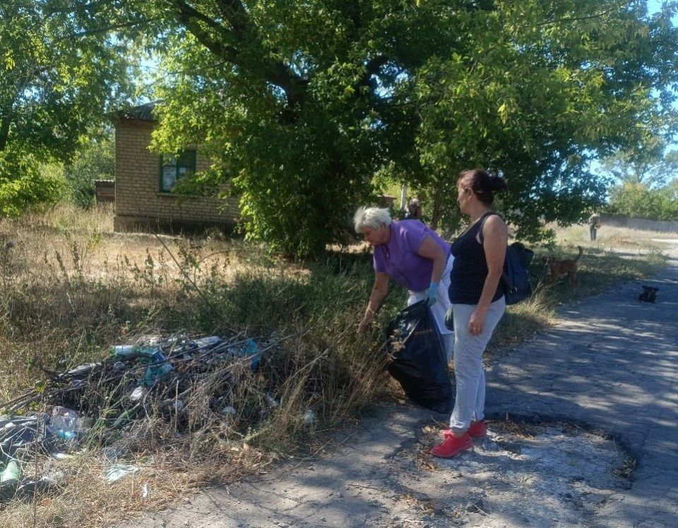 #80регион. 12 сентября, спикер - активист Светлана Пархоменко провела встречу с жителями района на подведомственной территории пгт Землянки по ул. Пионерская, 5 #80регион. 12 сентября, спикер - активист Светлана Пархоменко провела встречу с жителями района на подведомственной территории пгт Землянки по ул. Пионерская, 5