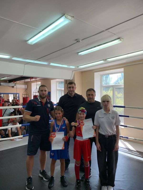 В Макеевка 6-7 сентября прошел "Открытый ринг по боксу памяти выдающихся тренеров - преподавателей по боксу Нестеренко В.Н., Вдовенко В.И., Лещенко Г.Ф. и Забайрацкого В.И." В Макеевка 6-7 сентября прошел "Открытый ринг по боксу памяти выдающихся тренеров - преподавателей по боксу Нестеренко В.Н., Вдовенко В.И., Лещенко Г.Ф. и Забайрацкого В.И."