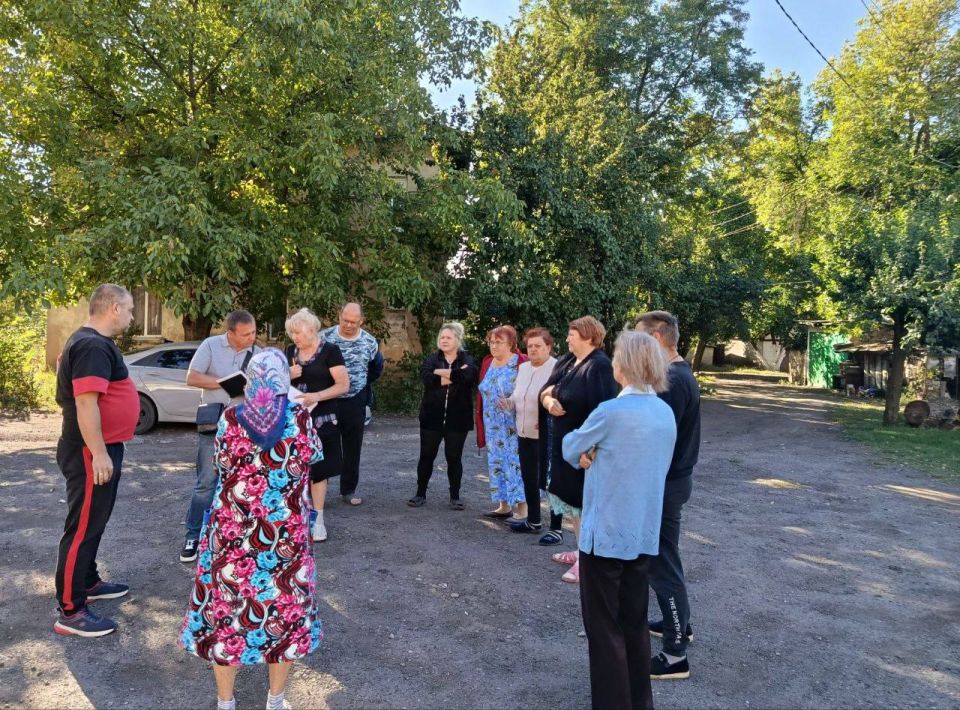 В Советском районе продолжается активное взаимодействие с жителями, инициированное Главой ДНР Денисом Пушилиным В Советском районе продолжается активное взаимодействие с жителями, инициированное Главой ДНР Денисом Пушилиным
