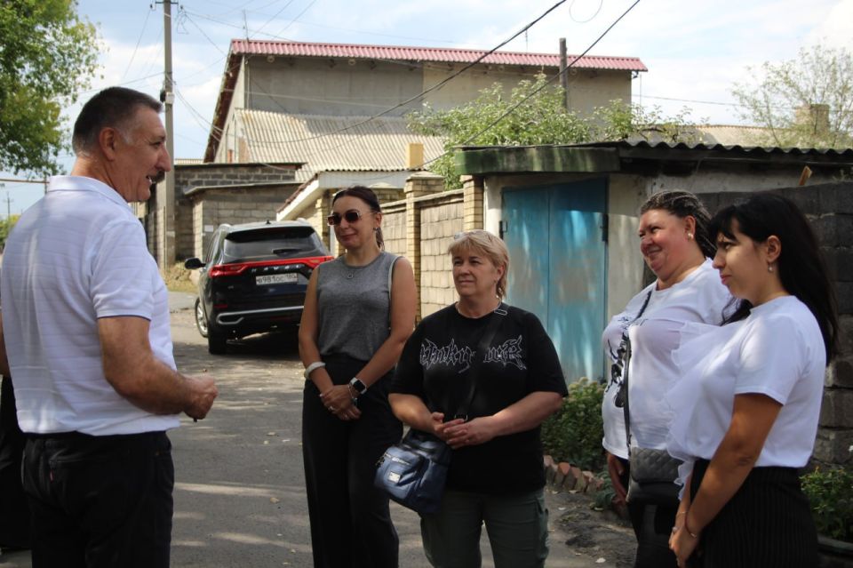 В Макеевке депутаты обсудили с жителями развитие города В Макеевке депутаты обсудили с жителями развитие города