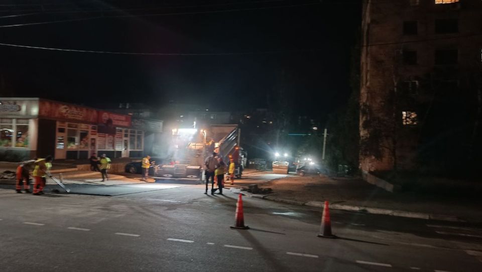 Дмитрий Огилец: В Макеевке даже ночью дорожные работы не останавливаются! Дмитрий Огилец: В Макеевке даже ночью дорожные работы не останавливаются!