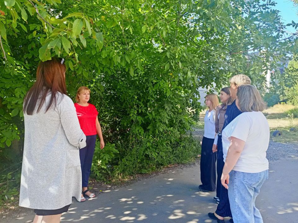 15 сентября в Червоногвардейском районе состоялась встреча с жителями жилого массива Восточный, которую провела лидер общественного мнения Юлия Гончарова во дворе дома № 31 по улице Токарева