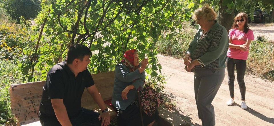 Заместитель председателя #Комитет_по_этике_регламенту_организации_парламентской_деятельности_и_межпарламентским_связям Василий Перцев (фракция «Единая Россия») вместе с заместителем руководителя Управы Центрально-Городского...