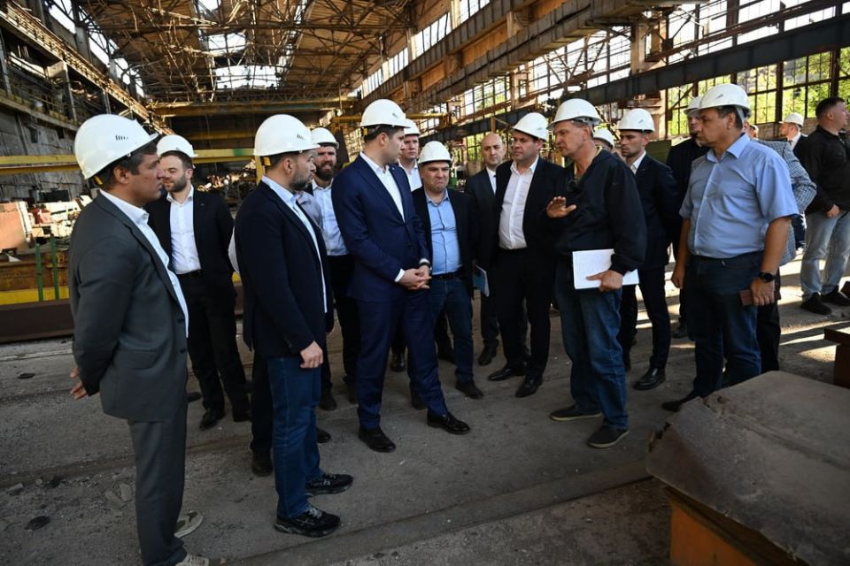 Продолжим восстанавливать производства в Донбассе при поддержке Минпромторга России Продолжим восстанавливать производства в Донбассе при поддержке Минпромторга России