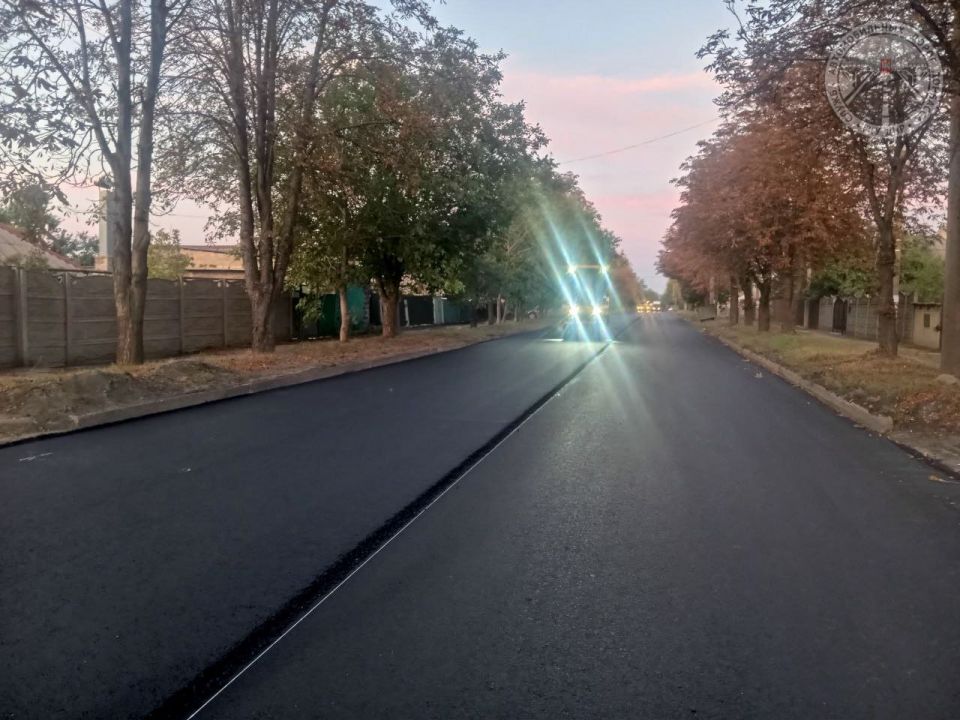 Продолжаем держать вас в курсе, как продвигаются работы по приведению в нормативное состояние улично-дорожной сети Донецка Продолжаем держать вас в курсе, как продвигаются работы по приведению в нормативное состояние улично-дорожной сети Донецка