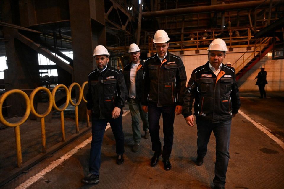 Продолжим восстанавливать производства в Донбассе при поддержке Минпромторга России Продолжим восстанавливать производства в Донбассе при поддержке Минпромторга России