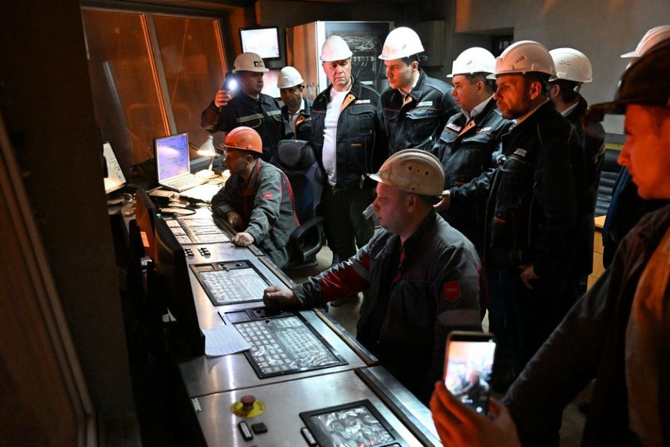 Продолжим восстанавливать производства в Донбассе при поддержке Минпромторга России Продолжим восстанавливать производства в Донбассе при поддержке Минпромторга России