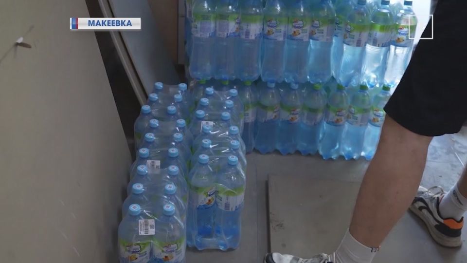 «Народный фронт» доставил 3,5 тонны питьевой воды в Клиническую Рудничную больницу в Макеевке