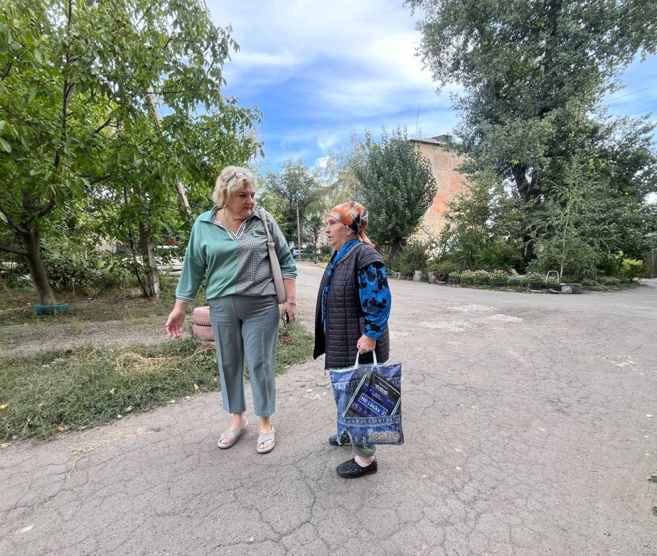 Сегодня, 16 сентября, заместитель руководителя Управы Центрально-Городского внутригородского района Лариса Онищенко и представитель Филиала «Макеевкатеплосеть» ГУП ДНР «ДОНБАССТЕПЛОЭНЕРГО» Жанна Анатольевна Ямпольская ... Сегодня, 16 сентября, заместитель руководителя Управы Центрально-Городского внутригородского района Лариса Онищенко и представитель Филиала «Макеевкатеплосеть» ГУП ДНР «ДОНБАССТЕПЛОЭНЕРГО» Жанна Анатольевна Ямпольская ...