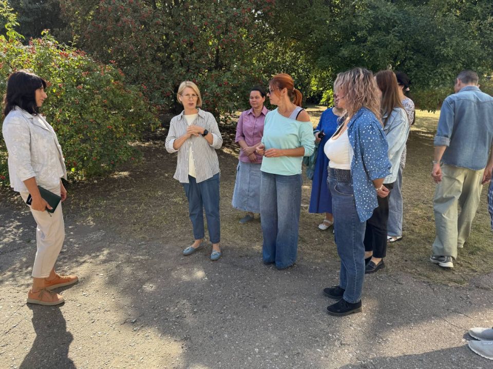 #80регион. Сегодня, 17 сентября, заместитель руководителя Управы Кировского внутригородского Администрации городского округа Макеевка Донецкой Народной Республики Ирина Воронина провела встречу с жителями района на...