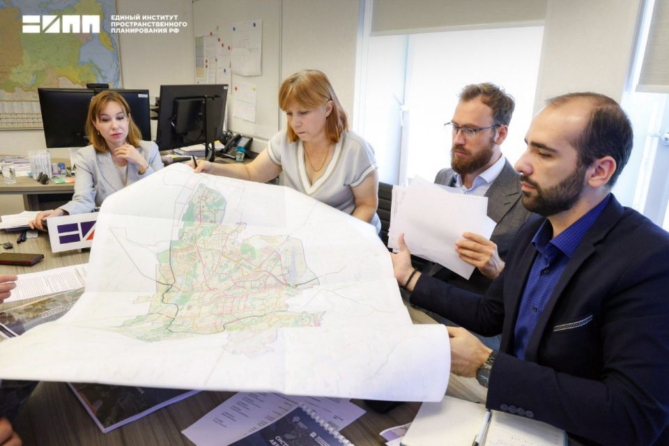 Развитие транспортного каркаса Донецко-Макеевской агломерации обсудили на встрече с администрацией ДНР Развитие транспортного каркаса Донецко-Макеевской агломерации обсудили на встрече с администрацией ДНР