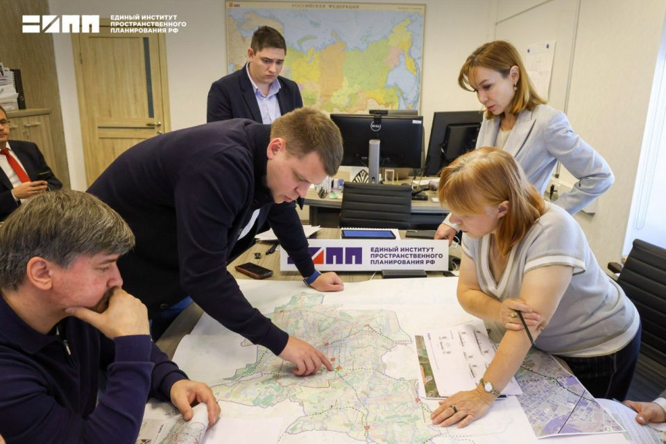 Развитие транспортного каркаса Донецко-Макеевской агломерации обсудили на встрече с администрацией ДНР Развитие транспортного каркаса Донецко-Макеевской агломерации обсудили на встрече с администрацией ДНР