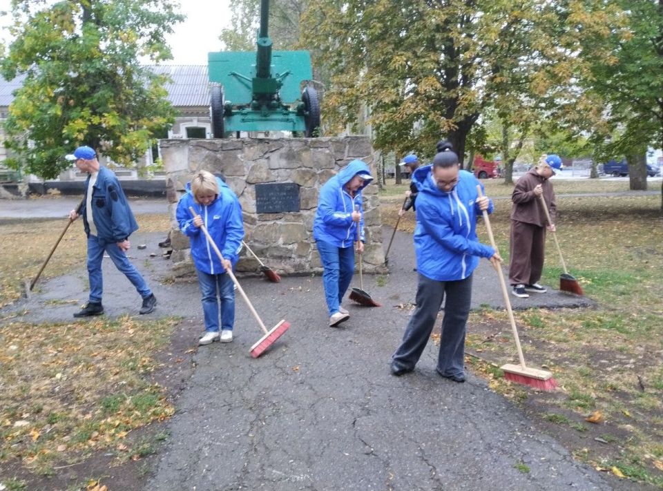 18 сентября в Червоногвардейском районе прошла акция «Чистый обелиск» по партийному проекту «Историческая память» партии «Единая Россия» 18 сентября в Червоногвардейском районе прошла акция «Чистый обелиск» по партийному проекту «Историческая память» партии «Единая Россия»
