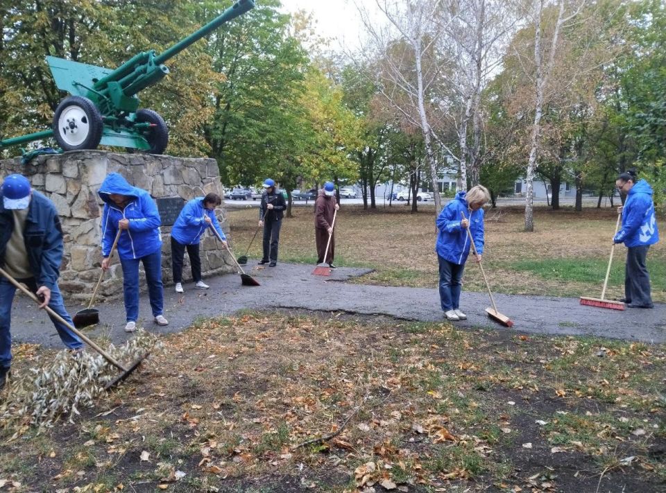 18 сентября в Червоногвардейском районе прошла акция «Чистый обелиск» по партийному проекту «Историческая память» партии «Единая Россия» 18 сентября в Червоногвардейском районе прошла акция «Чистый обелиск» по партийному проекту «Историческая память» партии «Единая Россия»