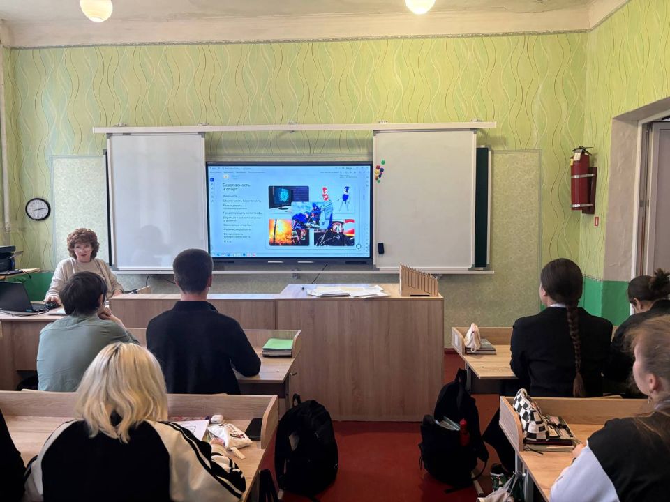 Выбор будущей профессии – один из самых сложных для человека Выбор будущей профессии – один из самых сложных для человека