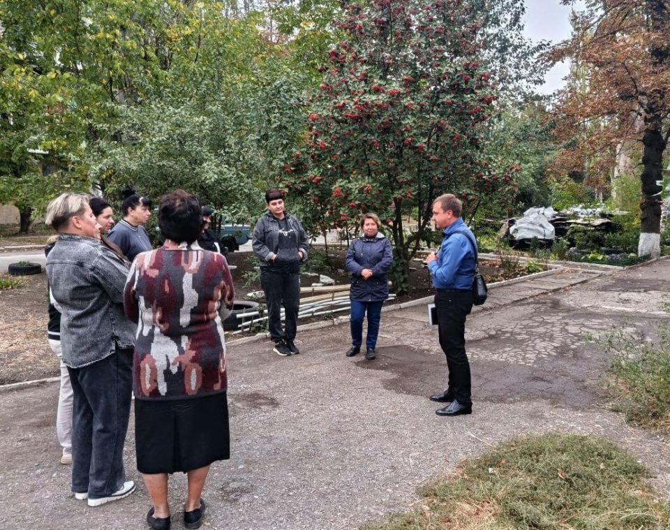 Сегодня, 18 сентября, заместитель руководителя Управы Центрально-Городского внутригородского района Лариса Онищенко и представитель Филиала «Макеевкатеплосеть» ГУП ДНР «ДОНБАССТЕПЛОЭНЕРГО» Жанна Анатольевна Ямпольская ... Сегодня, 18 сентября, заместитель руководителя Управы Центрально-Городского внутригородского района Лариса Онищенко и представитель Филиала «Макеевкатеплосеть» ГУП ДНР «ДОНБАССТЕПЛОЭНЕРГО» Жанна Анатольевна Ямпольская ...