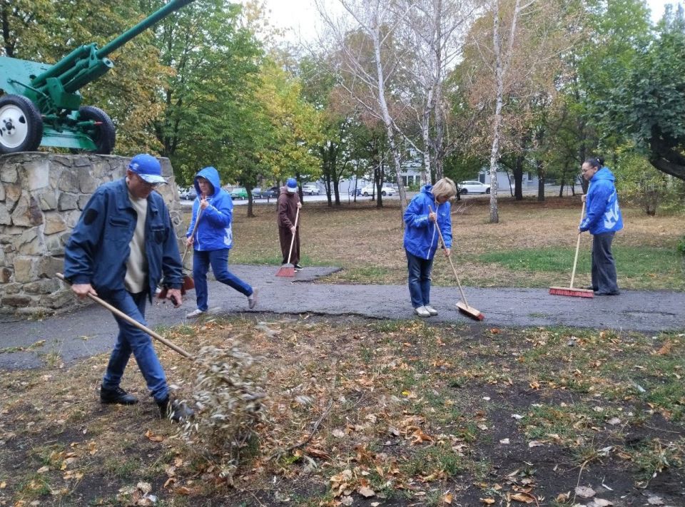 18 сентября в Червоногвардейском районе прошла акция «Чистый обелиск» по партийному проекту «Историческая память» партии «Единая Россия» 18 сентября в Червоногвардейском районе прошла акция «Чистый обелиск» по партийному проекту «Историческая память» партии «Единая Россия»