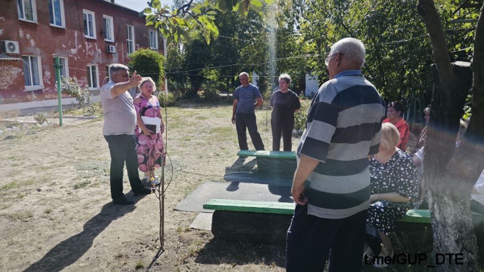 ОТКРЫТЫ ДЛЯ ДИАЛОГА: АКТИВНАЯ РАБОТА ПО ПРОВЕДЕНИЮ ВСТРЕЧ С ПОТРЕБИТЕЛЯМИ ПРОДОЛЖАЕТСЯ ОТКРЫТЫ ДЛЯ ДИАЛОГА: АКТИВНАЯ РАБОТА ПО ПРОВЕДЕНИЮ ВСТРЕЧ С ПОТРЕБИТЕЛЯМИ ПРОДОЛЖАЕТСЯ