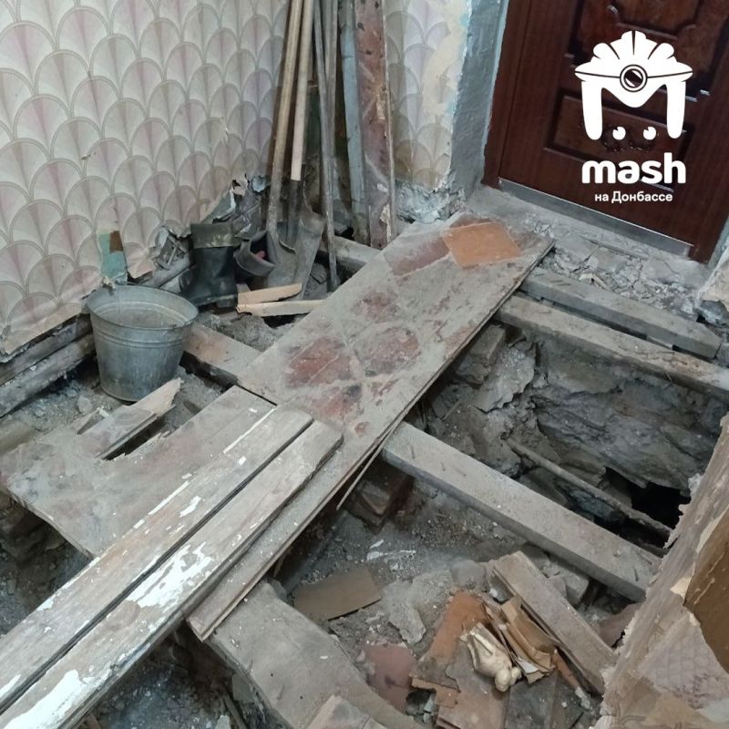 Без унитаза, ванны, кухни и с дырой в полу живут люди на Орджоникидзе в Макеевке Без унитаза, ванны, кухни и с дырой в полу живут люди на Орджоникидзе в Макеевке