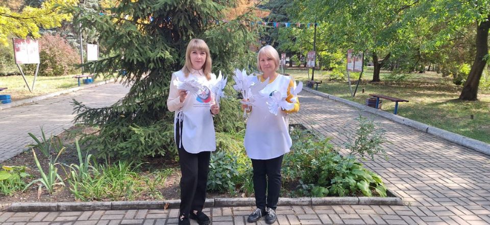 Ежегодно, 21 сентября, отмечается Международный день мира, как день прекращения огня и отказа от агрессии и насилия, как напоминание людям об ответственном отношении к сохранению мира на Земле, о том, что самое ценное в...