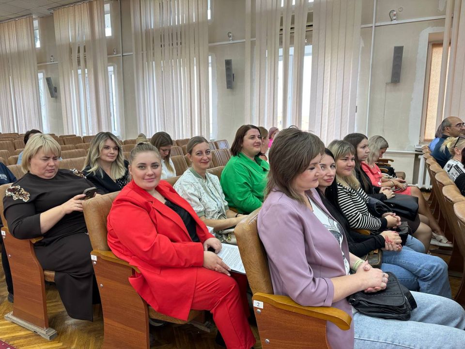 В Макеевке состоялось собрание секретарей первичных отделений Всероссийской Политической Партии «Единая Россия» В Макеевке состоялось собрание секретарей первичных отделений Всероссийской Политической Партии «Единая Россия»