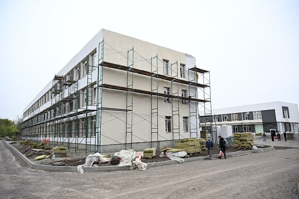 Глава ДНР Денис Пушилин сообщил, что капитальный ремонт школы №1 в Макеевке завершается