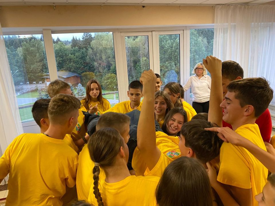 В рамках гуманитарной программы «Дети России – детям Донбасса» на оздоровлении в ОК «Снегири» при Управлении делами Президента Российской Федерации находятся 40 юных макеевчан В рамках гуманитарной программы «Дети России – детям Донбасса» на оздоровлении в ОК «Снегири» при Управлении делами Президента Российской Федерации находятся 40 юных макеевчан