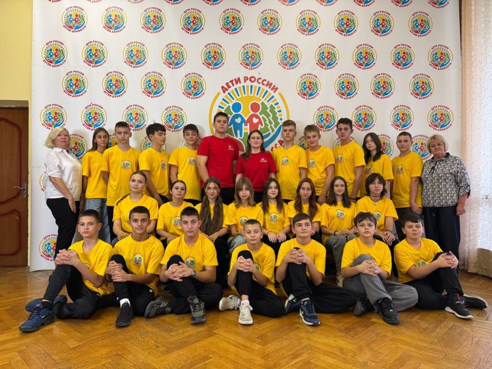 В рамках гуманитарной программы «Дети России – детям Донбасса» на оздоровлении в ОК «Снегири» при Управлении делами Президента Российской Федерации находятся 40 юных макеевчан В рамках гуманитарной программы «Дети России – детям Донбасса» на оздоровлении в ОК «Снегири» при Управлении делами Президента Российской Федерации находятся 40 юных макеевчан