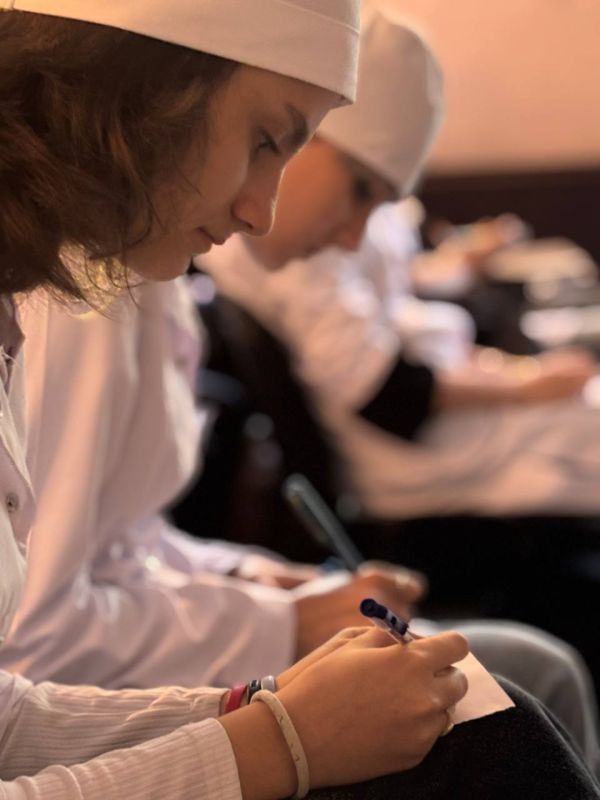 Диалог священника и молодежи: встреча со студентами Макеевского медицинского колледжа Диалог священника и молодежи: встреча со студентами Макеевского медицинского колледжа