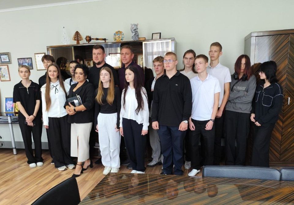 О подготовке школьников к выбору профессии в ходе профтуров на предприятия региона – в #ДАЙДЖЕСТ_ЦЗ_ДНР за текущую неделю О подготовке школьников к выбору профессии в ходе профтуров на предприятия региона – в #ДАЙДЖЕСТ_ЦЗ_ДНР за текущую неделю