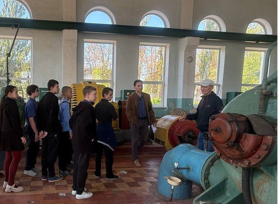 О подготовке школьников к выбору профессии в ходе профтуров на предприятия региона – в #ДАЙДЖЕСТ_ЦЗ_ДНР за текущую неделю О подготовке школьников к выбору профессии в ходе профтуров на предприятия региона – в #ДАЙДЖЕСТ_ЦЗ_ДНР за текущую неделю