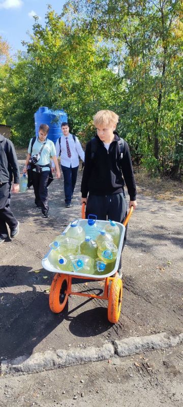 Участники волонтёрских отрядов принимают активное участие в социальном проекте помощи гражданам, нуждающимся в поддержке Участники волонтёрских отрядов принимают активное участие в социальном проекте помощи гражданам, нуждающимся в поддержке