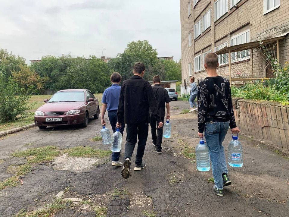 Участники волонтёрских отрядов принимают активное участие в социальном проекте помощи гражданам, нуждающимся в поддержке Участники волонтёрских отрядов принимают активное участие в социальном проекте помощи гражданам, нуждающимся в поддержке