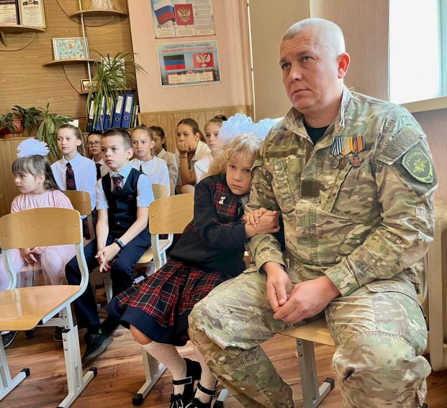 Дети ждут... А герои сражаются Дети ждут... А герои сражаются