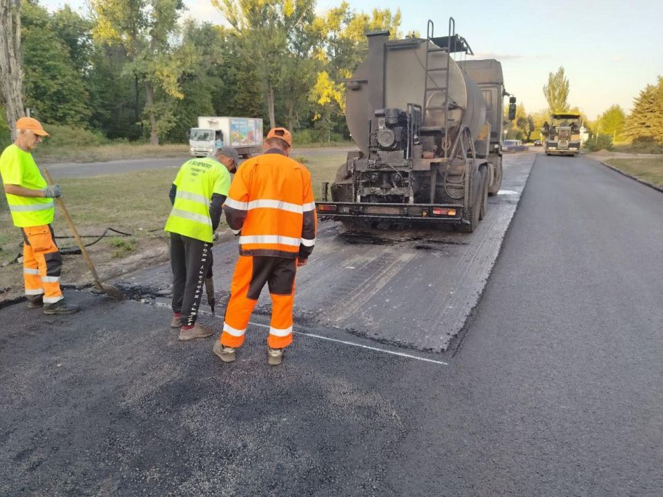 Дорожники Московской области продолжают ремонт дорог в Макеевке