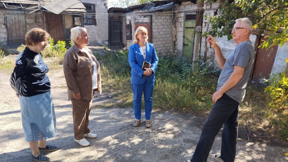 Сегодня, 22 сентября в Червоногвардейском районе состоялась встреча заместителя руководителя Управы Червоногвардейского внутригородского района Администрации городского округа Макеевка Татьяны Задорожной с жителями жилого... Сегодня, 22 сентября в Червоногвардейском районе состоялась встреча заместителя руководителя Управы Червоногвардейского внутригородского района Администрации городского округа Макеевка Татьяны Задорожной с жителями жилого...