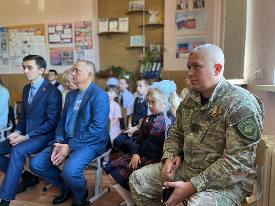 Дети ждут... А герои сражаются Дети ждут... А герои сражаются