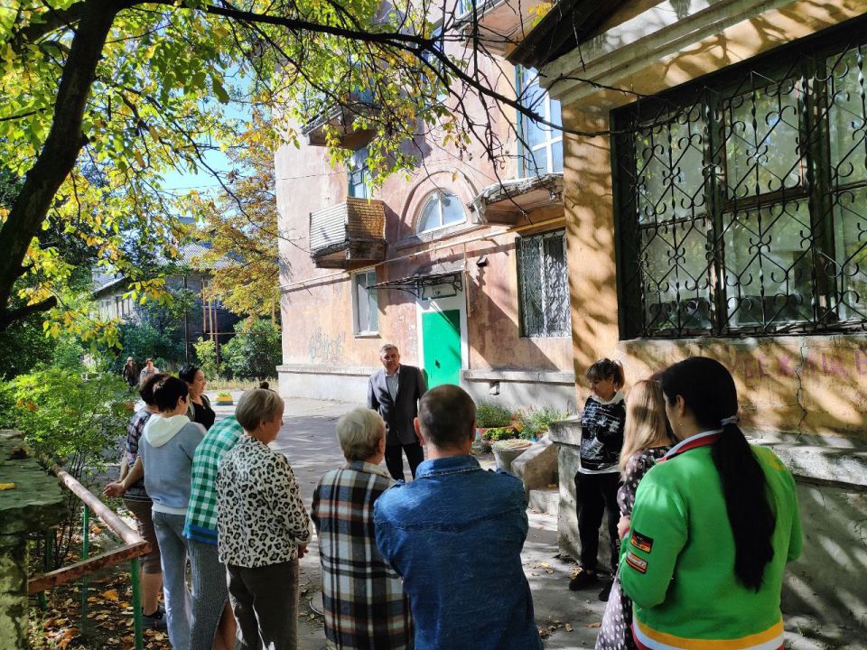 #80регион. Во исполнение поручения Главы Республики Дениса Пушилина, руководитель Управы Кировского внутригородского района Администрации городского округа Макеевка Донецкой Народной Республики Андрей Хорошко провел встречу...