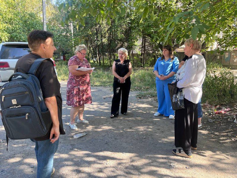 23 сентября первый заместитель руководителя Управы Центрально-Городского района Инна Кисенко и представитель Филиала «Макеевкатеплосеть» ГУП ДНР «ДОНБАССТЕПЛОЭНЕРГО» Жанна Ямпольская провели встречу с жителями по адресу: ул.... 23 сентября первый заместитель руководителя Управы Центрально-Городского района Инна Кисенко и представитель Филиала «Макеевкатеплосеть» ГУП ДНР «ДОНБАССТЕПЛОЭНЕРГО» Жанна Ямпольская провели встречу с жителями по адресу: ул....