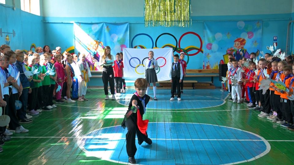 19 сентября 2025 года в школе №5 состоялась торжественная церемония Открытия Малых Олимпийских игр, посвященная Международному дню мира под девизом "Спорт во имя мира" 19 сентября 2025 года в школе №5 состоялась торжественная церемония Открытия Малых Олимпийских игр, посвященная Международному дню мира под девизом "Спорт во имя мира"