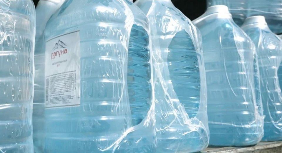 В Макеевке установили четыре дополнительных водомата, где можно купить разливную воду стоимостью не выше 3,50 рубля за литр