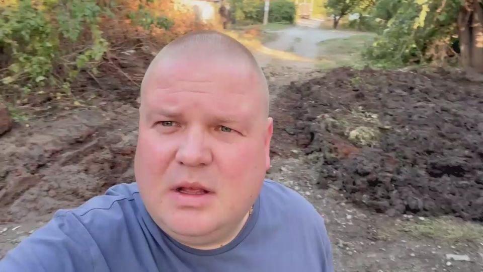 Заместитель председателя #Комитет_по_развитию_предпринимательства_инвестициям_и_экономической_политике Петр Потапенко (фракция «Новые люди») посетил два адреса в Горняцком районе, которые были направлены жителями Макеевки в...