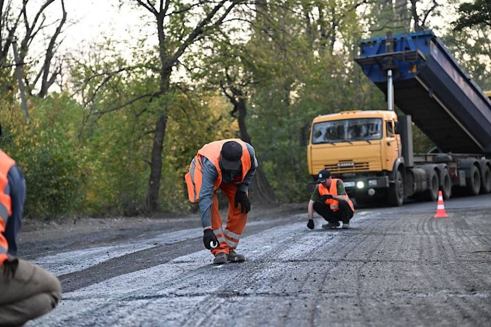 Денис Пушилин: До конца года отремонтируем в Макеевке 18 участков дорог протяженностью 25,5 километра Денис Пушилин: До конца года отремонтируем в Макеевке 18 участков дорог протяженностью 25,5 километра