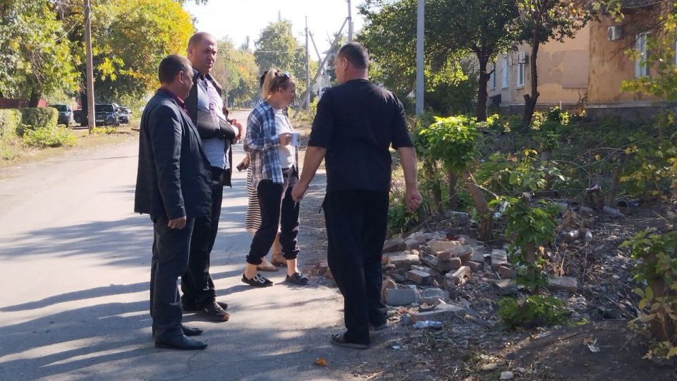 Сегодня, 24 сентября, руководитель Управы Червоногвардейского внутригородского района Администрации городского округа Макеевка Антон Гринзовский провел встречу с жителями жилого массива Крупской возле дома № 158 по улице...