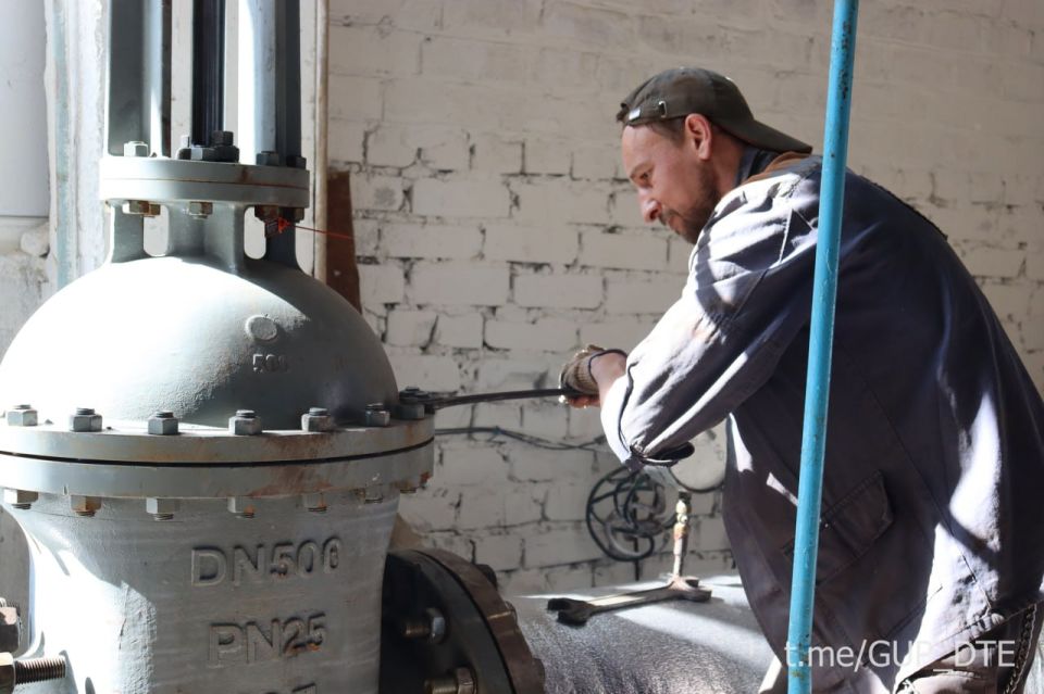 НА СТРАЖЕ ТЕПЛА: КАК ФИЛИАЛ «МАКЕЕВКАТЕПЛОСЕТЬ» ГОТОВИТСЯ ВСТРЕЧАТЬ ОТОПИТЕЛЬНЫЙ СЕЗОН НА СТРАЖЕ ТЕПЛА: КАК ФИЛИАЛ «МАКЕЕВКАТЕПЛОСЕТЬ» ГОТОВИТСЯ ВСТРЕЧАТЬ ОТОПИТЕЛЬНЫЙ СЕЗОН