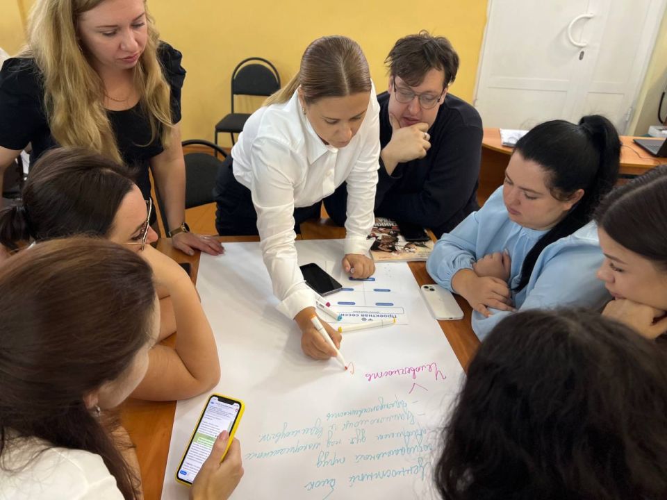 Педагоги Донбасса пишут программу воспитания Республики! Педагоги Донбасса пишут программу воспитания Республики!