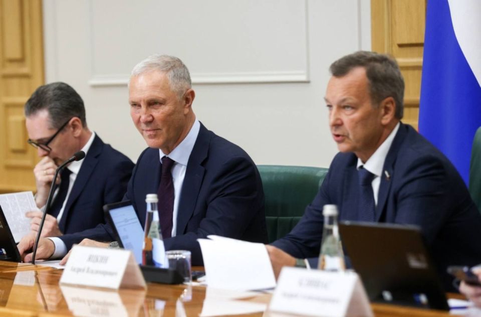 Александр Подгорный: Сегодня состоялось очередное заседание Совета по вопросам интеграции воссоединенных субъектов Российской Федерации в правовую и социально-экономическую системы России при Совете Федерации Александр Подгорный: Сегодня состоялось очередное заседание Совета по вопросам интеграции воссоединенных субъектов Российской Федерации в правовую и социально-экономическую системы России при Совете Федерации