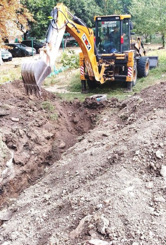ТЕПЛО БЕЗ ПЕРЕБОЕВ: СПЕЦИАЛИСТЫ ФИЛИАЛА "МАКЕЕВКАТЕПЛОСЕТЬ" ВЫПОЛНЯЮТ РЕМОНТ УЧАСТКА ТЕПЛОСТРАССЫ