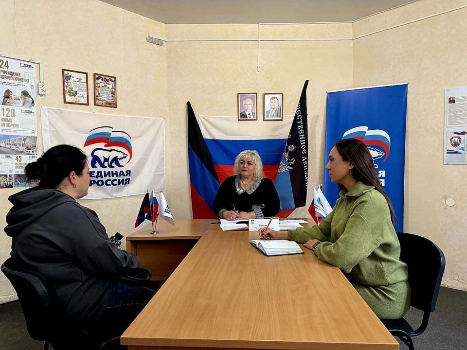 25 сентября встречу с жителями улицы Вокзальная, дом 1 провел первый заместитель руководителя Управы Советского внутригородского района Сергей Савельев 25 сентября встречу с жителями улицы Вокзальная, дом 1 провел первый заместитель руководителя Управы Советского внутригородского района Сергей Савельев